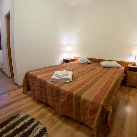 Floarea Soarelui Hotell Cheia  Eksteriør bilde