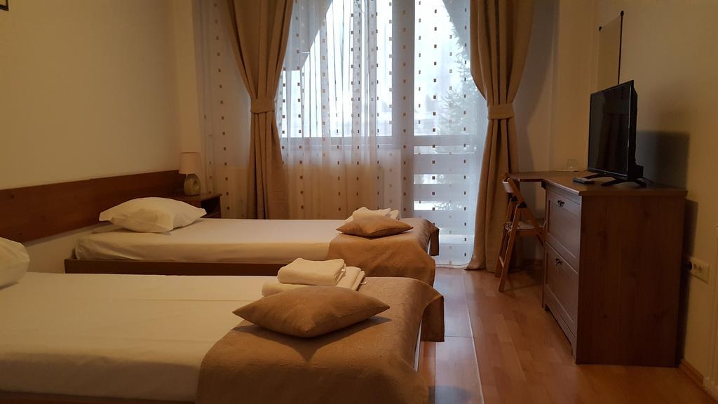 Floarea Soarelui Hotell Cheia  Eksteriør bilde